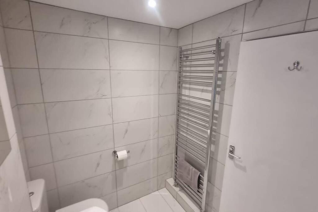 Spacious Self Contained Flat In Superb Location Lymington Exterior foto