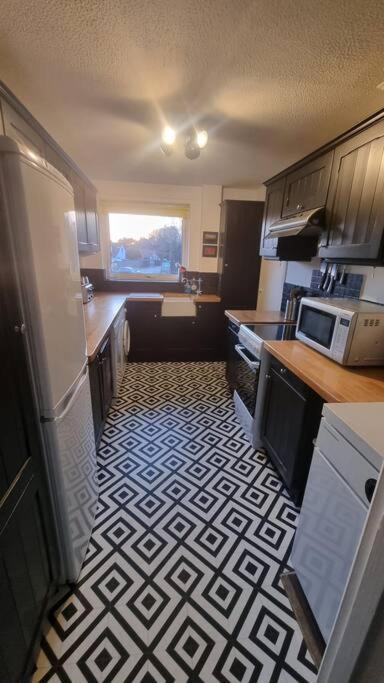 Spacious Self Contained Flat In Superb Location Lymington Exterior foto
