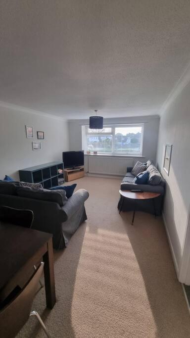 Spacious Self Contained Flat In Superb Location Lymington Exterior foto