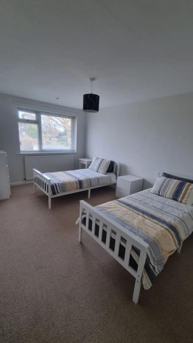 Spacious Self Contained Flat In Superb Location Lymington Exterior foto